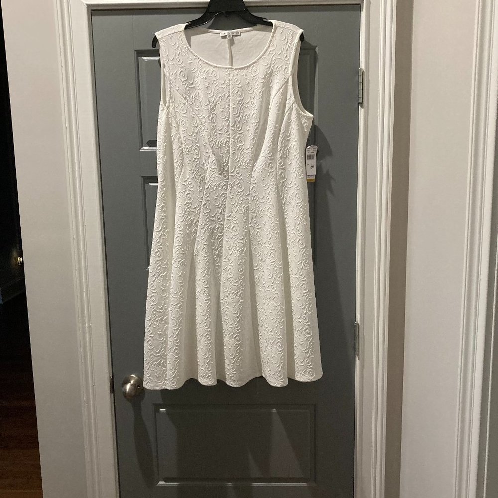 Sandra Darren Women 16W White Dress (NWT)
